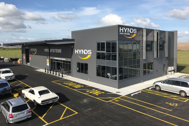 HYNDS building logo